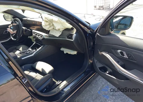 2024 BMW 3 Series 330I z USA, uszkodzony, nr VIN 3MW69FF05R8E88324